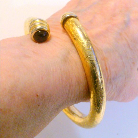 Gold Tone Leaf and Scroll Embossed Red Cabochon Tipped Bypass Bangle Bracelet - Picture 6 of 6